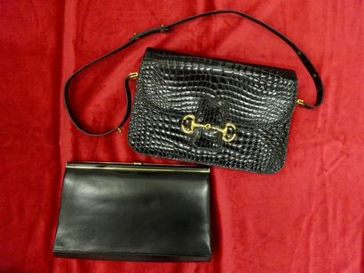 Sac de dame façon croco et pochette en box...