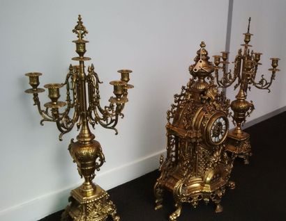 Importante garniture de cheminée en bronze...