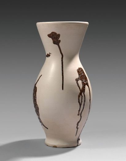 POL CHAMBOST (1906-1983)

Vase à panse renflée...