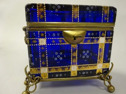Petit coffret à bijoux En verre teinté bleu...