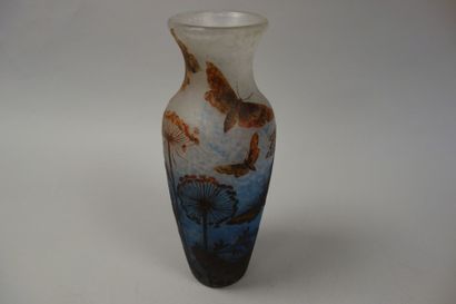 MULLER Frères, à Lunéville
Grand vase balustre...