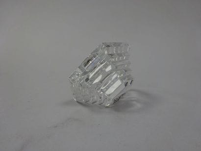 BACCARAT
Pendulette en cristal de forme hexagonale...