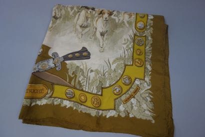 HERMES
Carré en soie 