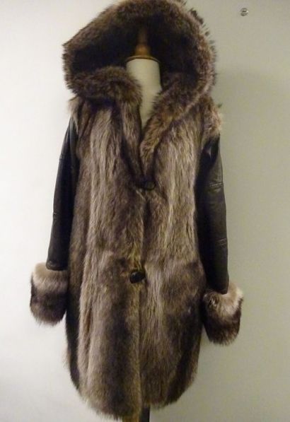 CLAUDE GILBERT
Manteau trois-quart en agneau...