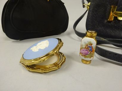 Lot de sacs et accessoires pour dame, comprenant:...