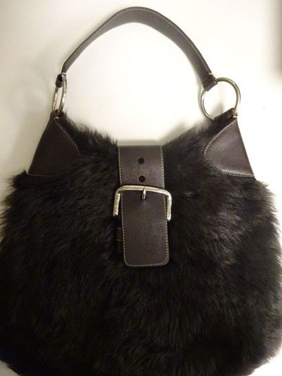 PRADA
Sac porté épaule en mouton brun, garnitures...