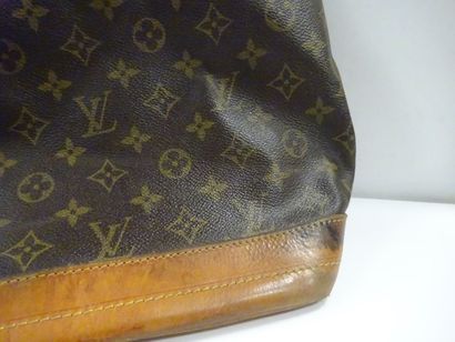 LOUIS VUITTON
Modèle Noé. Sac en toile Monogram...