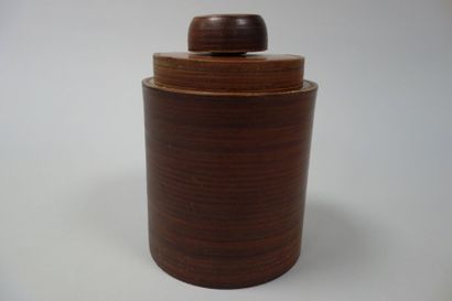 HERMES
Pot à tabac en plein cuir marron piqué...