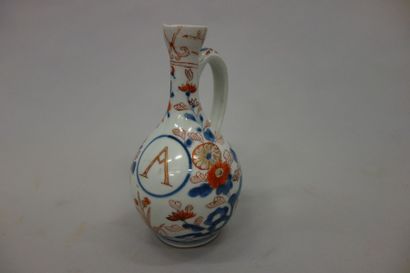 JAPON
Verseuse à vinaigre de forme balustre,...