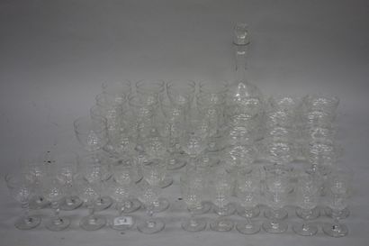 Service de verres en cristal, certains signés...