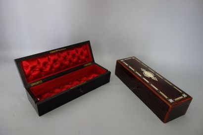 Deux boîtes rectangulaires à gants en bois...