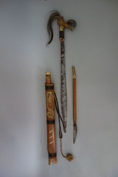 ASIE
Sabre et couteau. Fusée ou manche en...