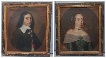 Deux portraits en buste dans des médaillons...