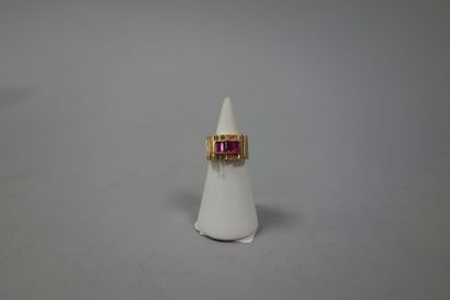 Bague chevalière en or jaune (750) à degrés...