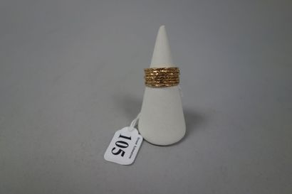 Bague en or jaune (750) formé de sept anneaux...