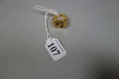 Chevalière de petit doigt en or jaune (750).

Poids...
