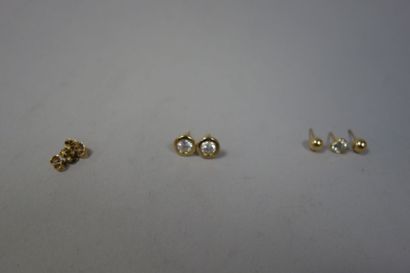 Lot de clous d'oreilles comprenant : 

-...