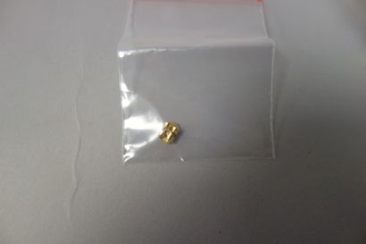Broche et paire de boucles d'oreilles en...