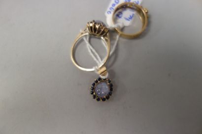 Lot en or jaune (750) comprenant :

- une...