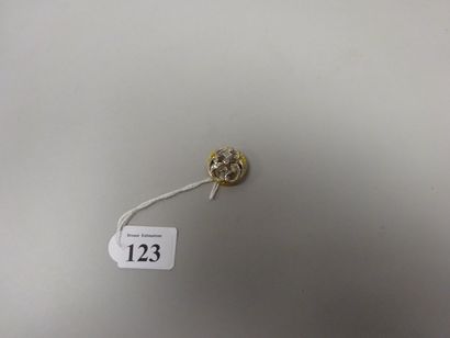 Passant de collier bombé en or jaune (750)...