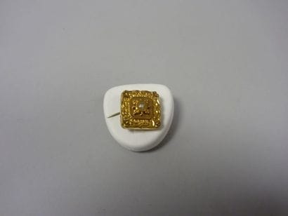 Passant de collier bombé en or jaune (750)...