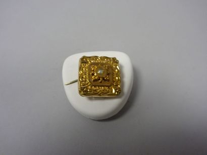 Passant de collier bombé en or jaune (750)...