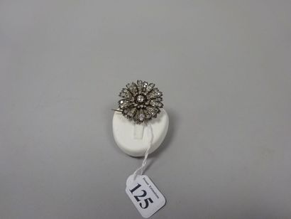 Broche en forme de fleur en argent (925)...