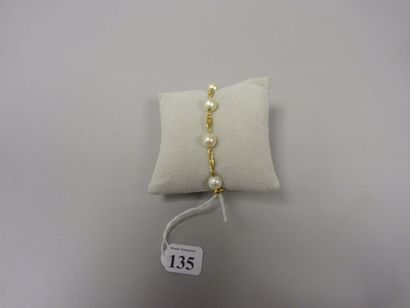 Bracelet en or jaune (750) à maillons ovales...