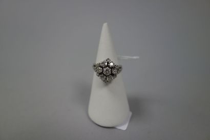 Bague en or blanc (750) et platine (950)...
