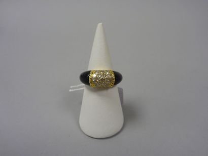 Bague jonc en or jaune (750) ornée de résine...