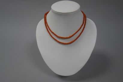 Collier ras de cou double rang de perles...
