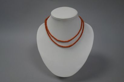 Collier ras de cou double rang de perles...
