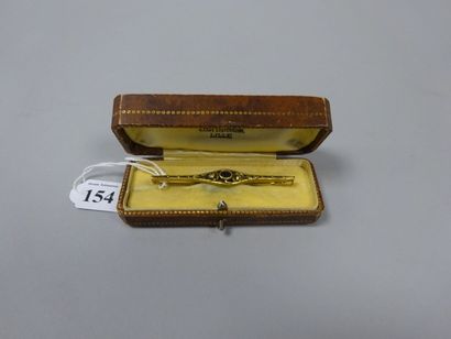 Broche barrette en or jaune (750) ajouré,...