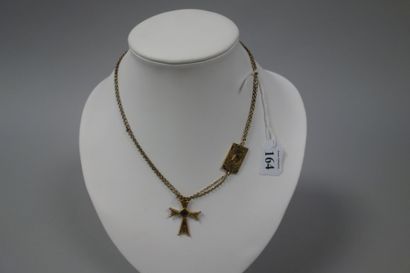 Collier en or jaune (750), formé d'une chaîne...