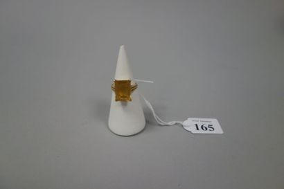 Bague en or jaune (750), ornée d'une citrine...