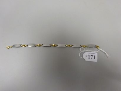 Débris de bracelet formé d'une alternance...
