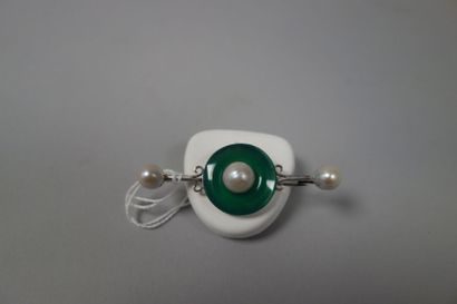 Broche ligne en argent (925) ornée au centre...