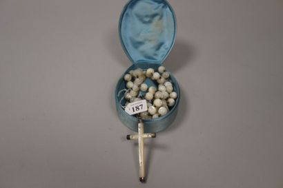 Chapelet en nacre et argent (925).

Inscription...