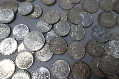Fort lot de pièces en argent (925). 

Poids...