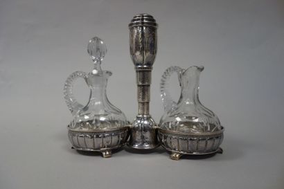 Huilier et vinaigrier en argent (min 800)...