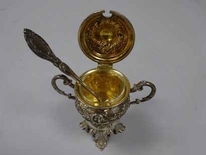 Moutardier sur piédouche quadripode feuillagé...