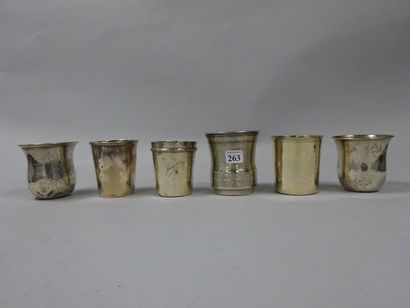 Lot de six timbales en argent (925) de forme...
