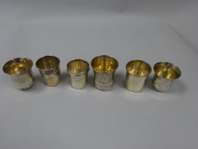 Lot de six timbales en argent (925) de forme...