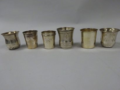 Lot de six timbales en argent (925) de forme...