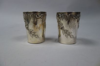 Deux grandes timbales tronconiques en argent...
