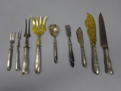 Ensemble de couverts de service, dépareillés,...
