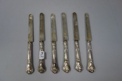 Six couteaux à fruit, à lame en argent (800)...