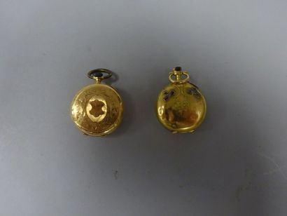 Deux montres de col en or jaune (750), les...