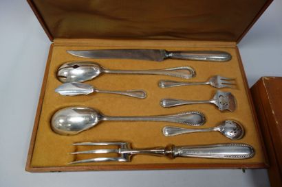 Partie de ménagère en métal argenté, modèle...