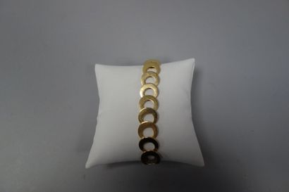 Bracelet en or jaune (750) formé d'une frise...